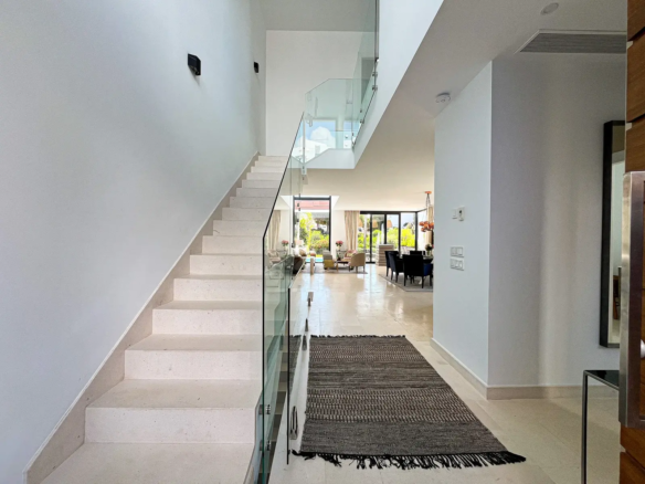 Green Hill 14 stair to 1 floor