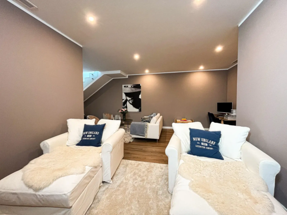 Green Hill 14 intertainment area