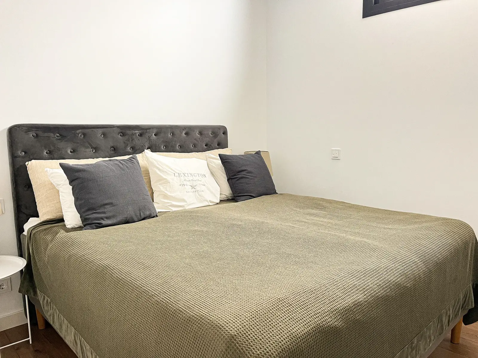 Green Hill 14 guestroom 2