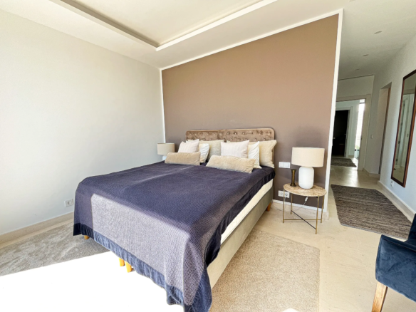 Green Hill 14 masterbedroom