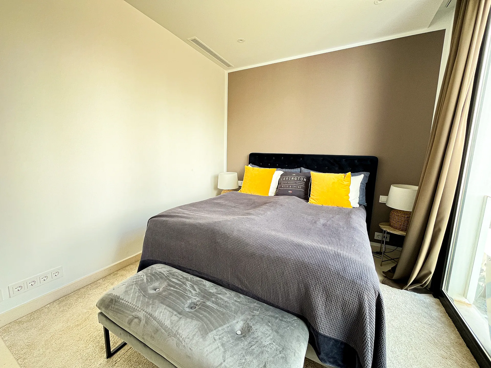 Green Hill 14 Bedroom