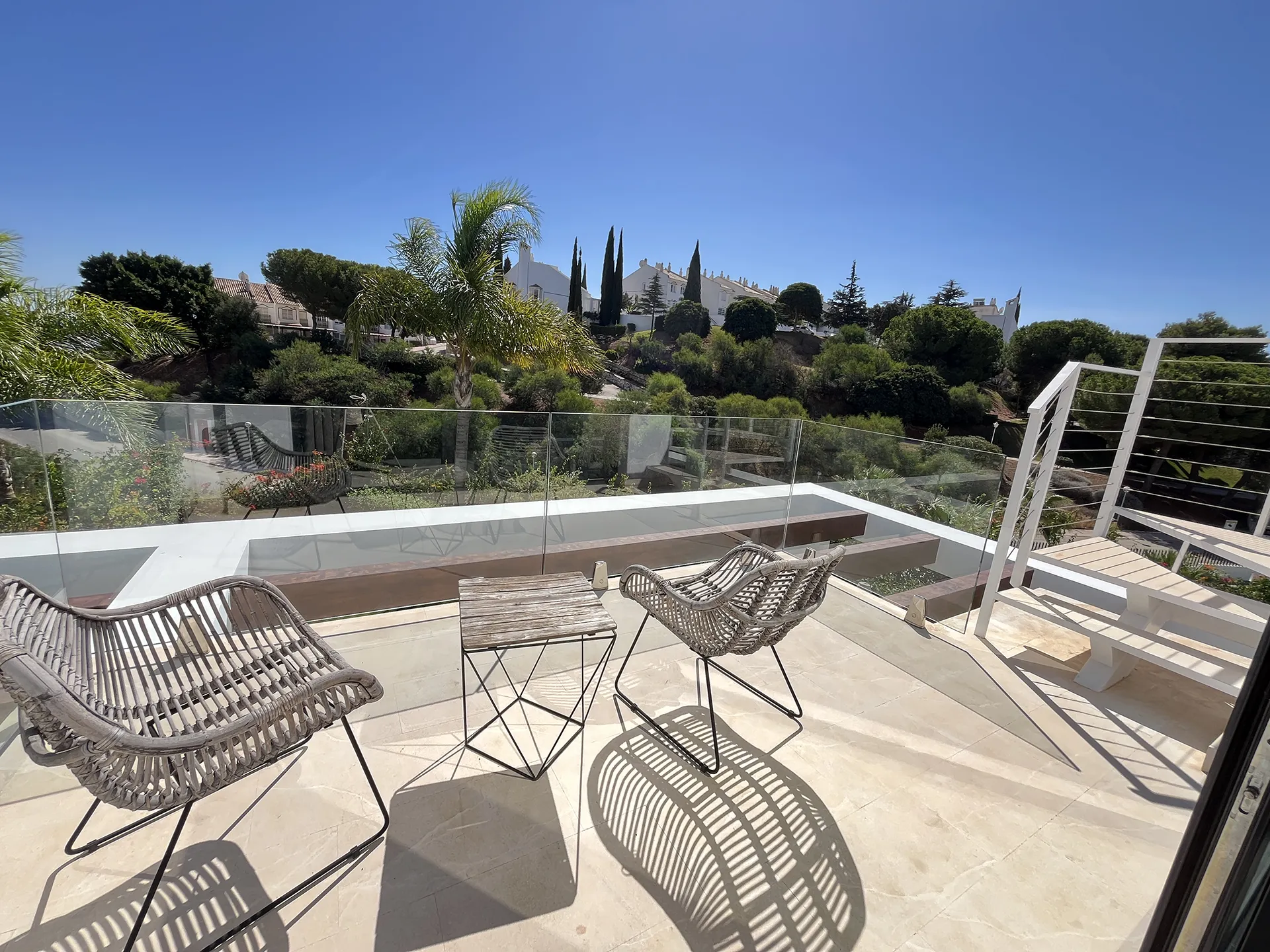 Green Hill 14 terasse at master bedroom