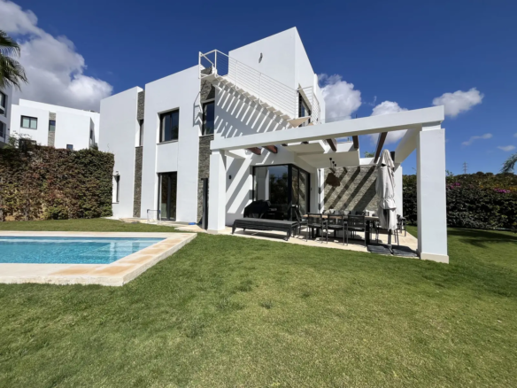 Green Hill 14 facade 2