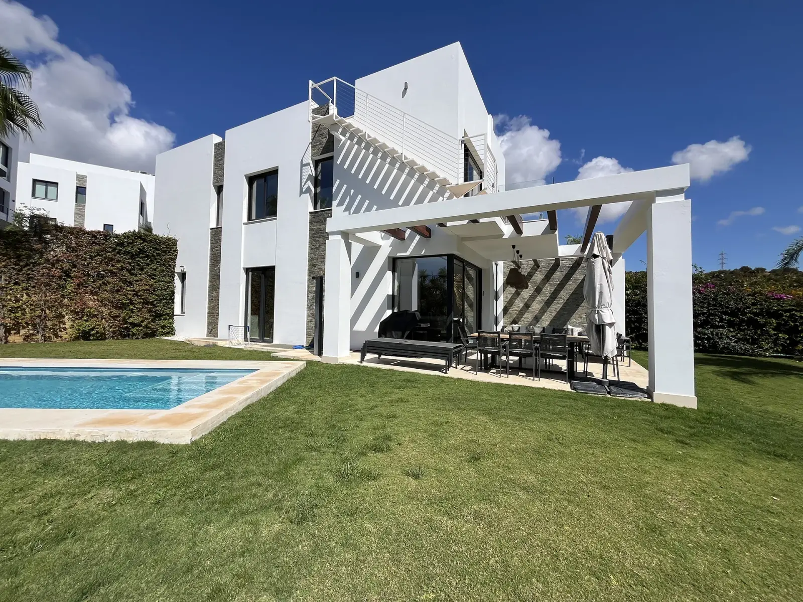 Green Hill 14 facade 2