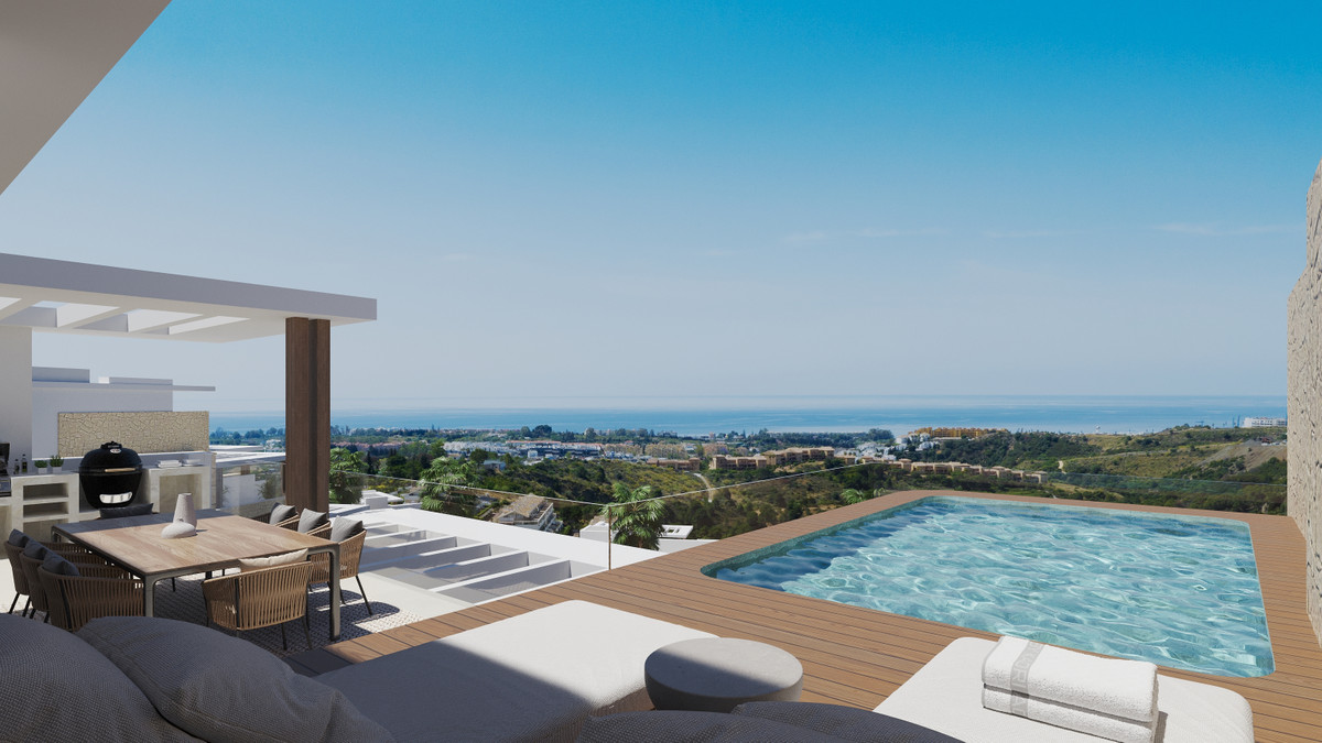 Altezza Suites – Estepona - tagterrasse med privat pool, udendørs spiseplads og panoramisk havudsigt