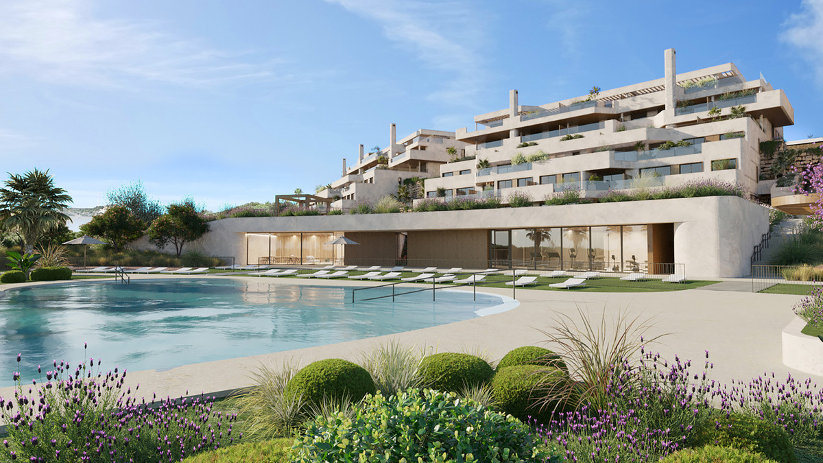 Atria – Phase 1 – La Alcaidesa - luxe terraswoninkomplex met groot buitenzwembad, ligbedden en mediterrane tuinen