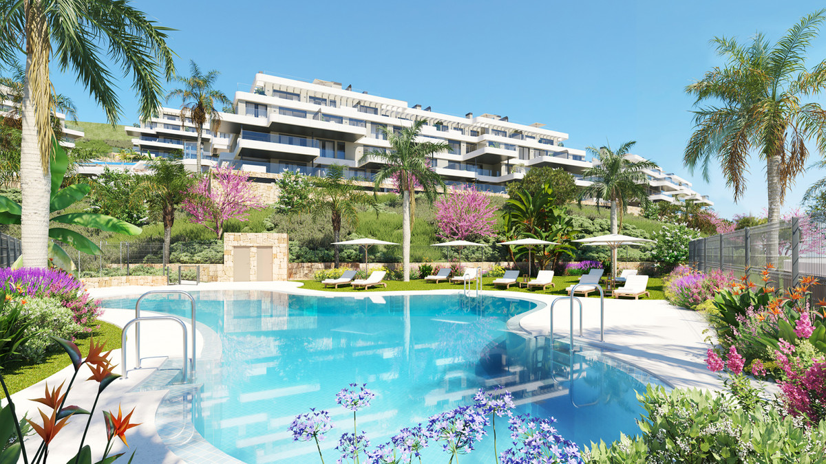 Calanova Collection – Mijas - Luxus-Außenpool umgeben von tropischen Gärten und modernen Terrassenwohnungen am Hang