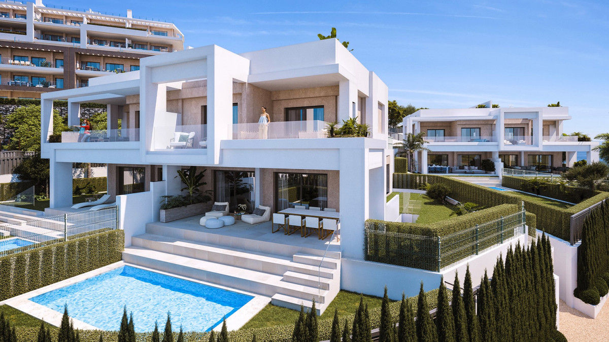 Marine Hills – The Villas – Estepona – moderne weiße Villa mit privatem Pool, Terrassen und gepflegtem Garten