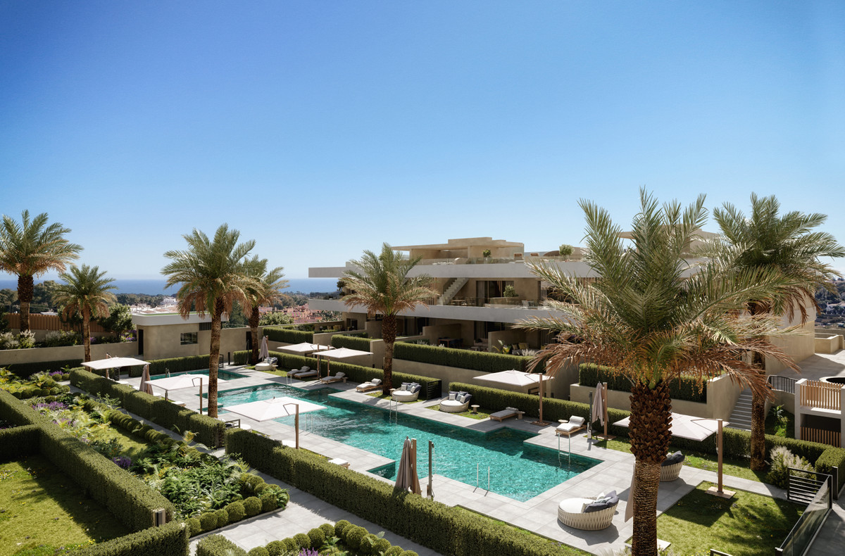 Omnia Estepona – Estepona - luftfoto af fælles pool, velplejet have og terrasser med havudsigt