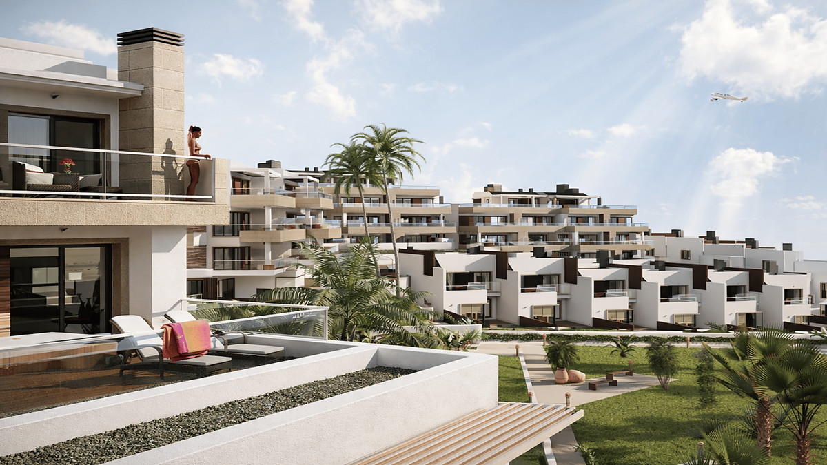 Paraiso Beach – Apartments – La Línea - moderner weißer Wohnkomplex mit Terrassen, Palmen und gepflegten Gartenanlagen