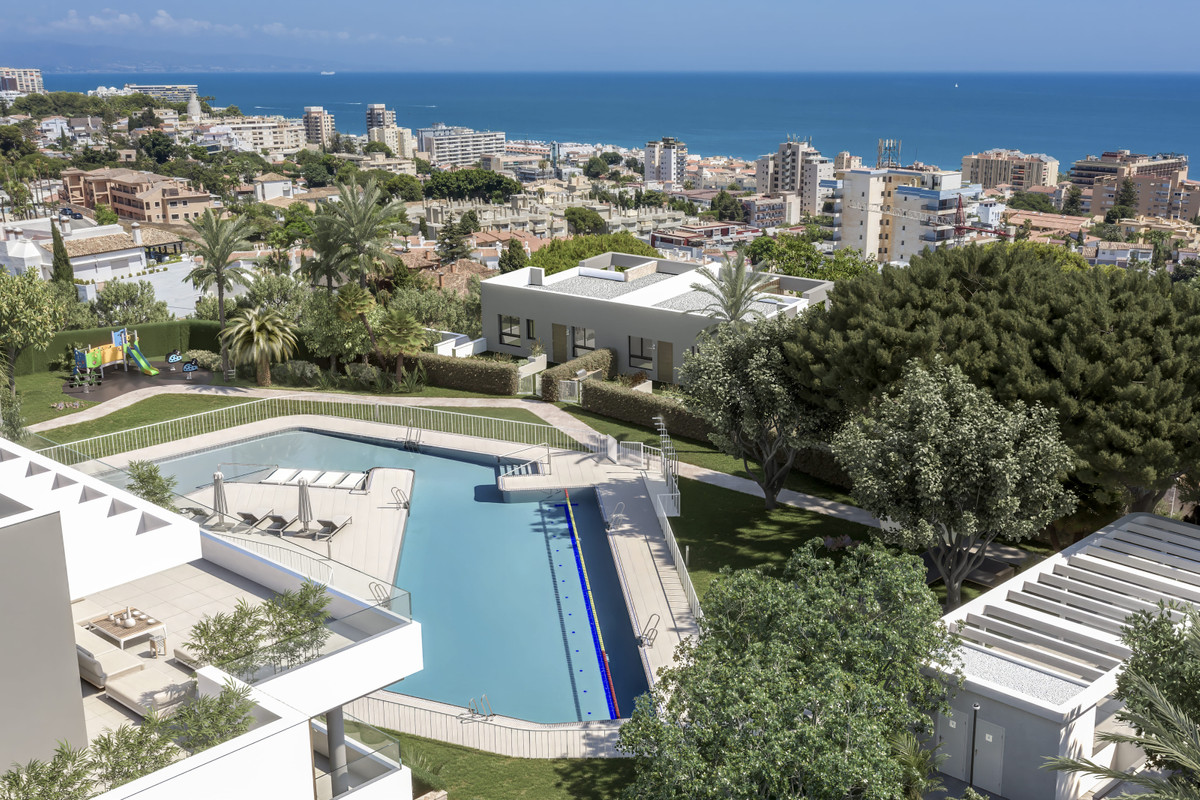 Residencial Pacaraima – Apartments – Torremolinos - aerial view of communal pool, gardens and sea views