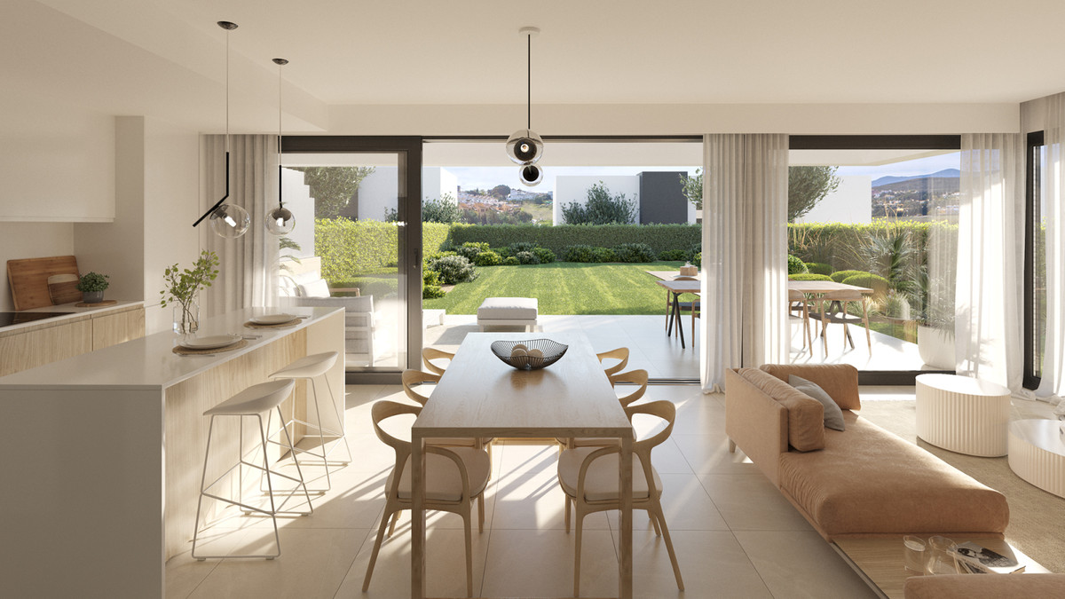 Serene Atalaya – Phase 2 – Atalaya - offener Wohn- und Essbereich mit Gartenblick und natürlichem Lichteinfall
