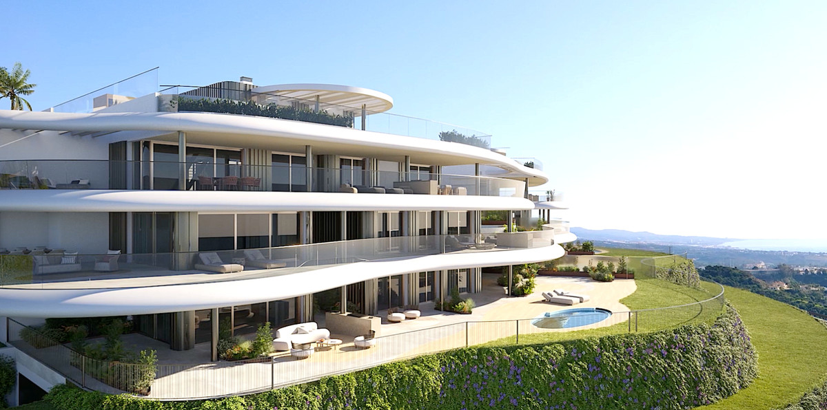 The Sky Marbella Apartments – Benahavís - buet hvid facade med panoramaterrasser, pool og havudsigt over bjergside