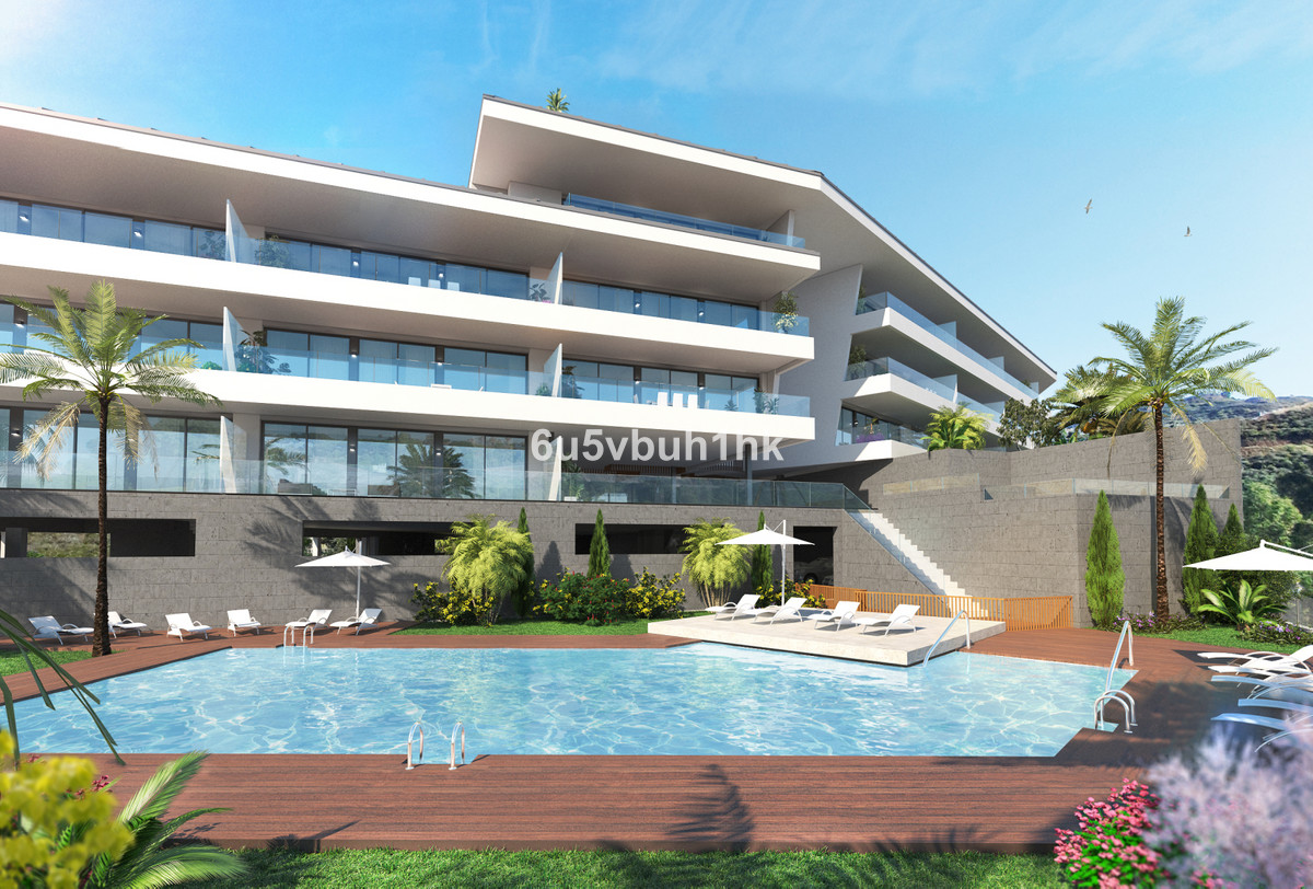 Torreblanca Heights – Fuengirola - modern luxury apartment complex with communal swimming pool, sun terraces and tropical landscaping