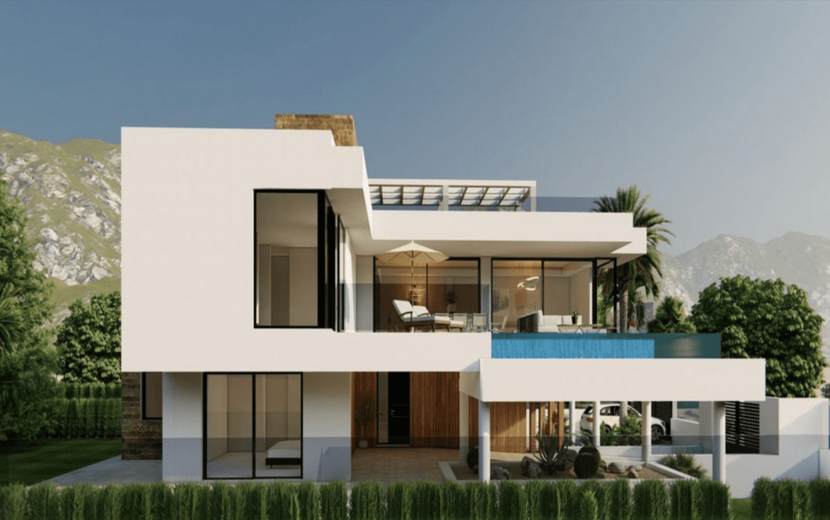 Villa 001 Marbesa – Marbella – moderne zweigeschossige weiße Villa mit Pool, Terrasse und Bergkulisse