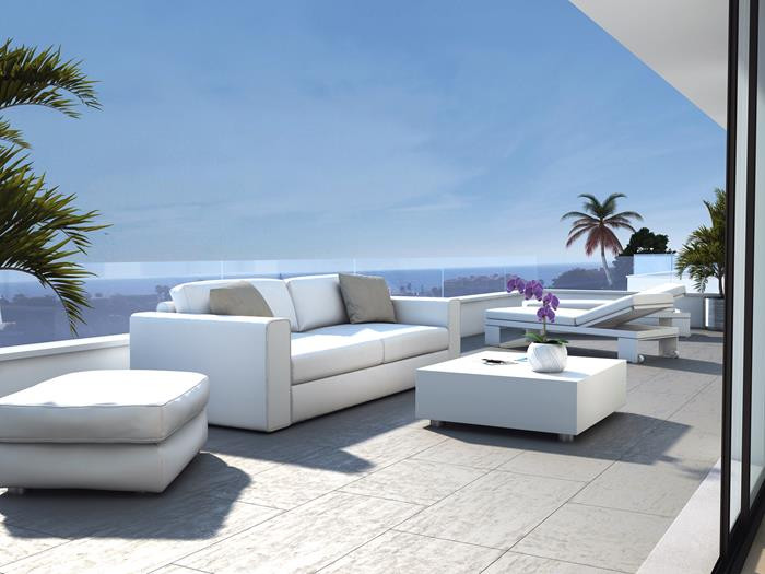 Villas Duquesa Golf & Beach - La Duquesa - wit buitenbankstel met zee- en palmboomzicht