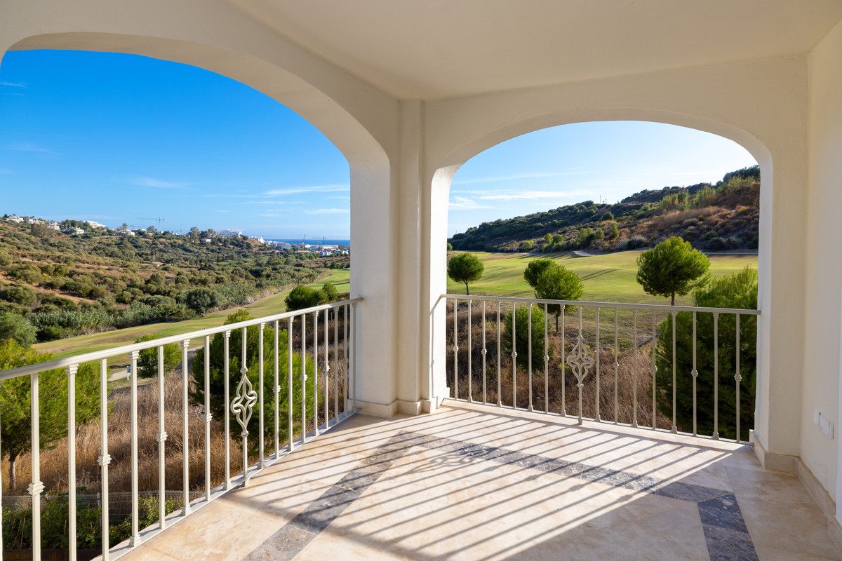 Altoasis – Valle Romano - luxury terrace with arched colonnade overlooking golf course and sea views, Costa del Sol