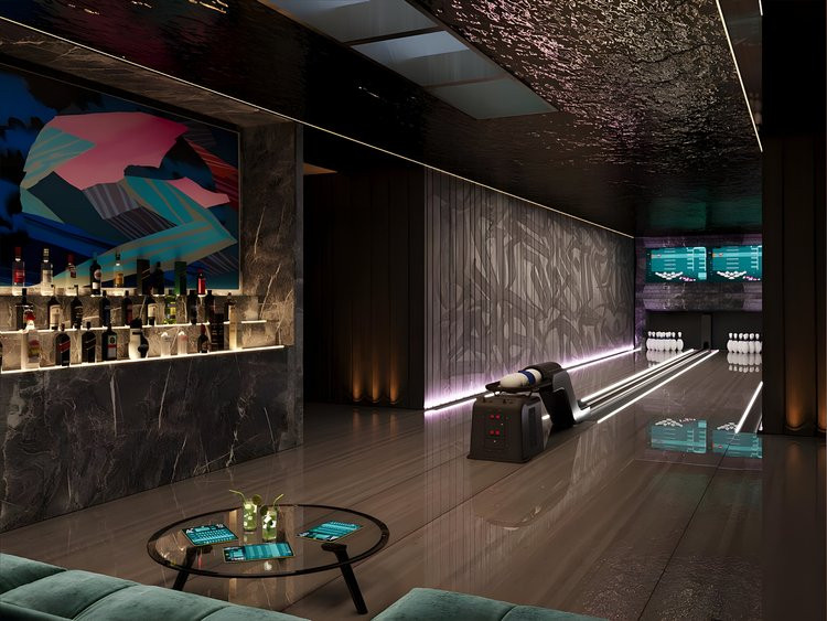 Villa Maximus – Benahavís - privat bowlingbane og bar med mørk marmor og LED-belysning