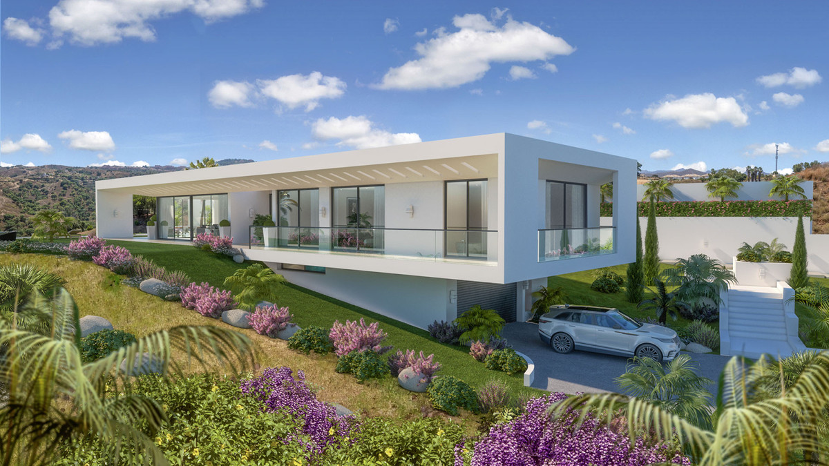 Villa Celestia – La Cala Golf – moderne weiße Luxusvilla mit gepflegtem Garten und überdachtem Stellplatz