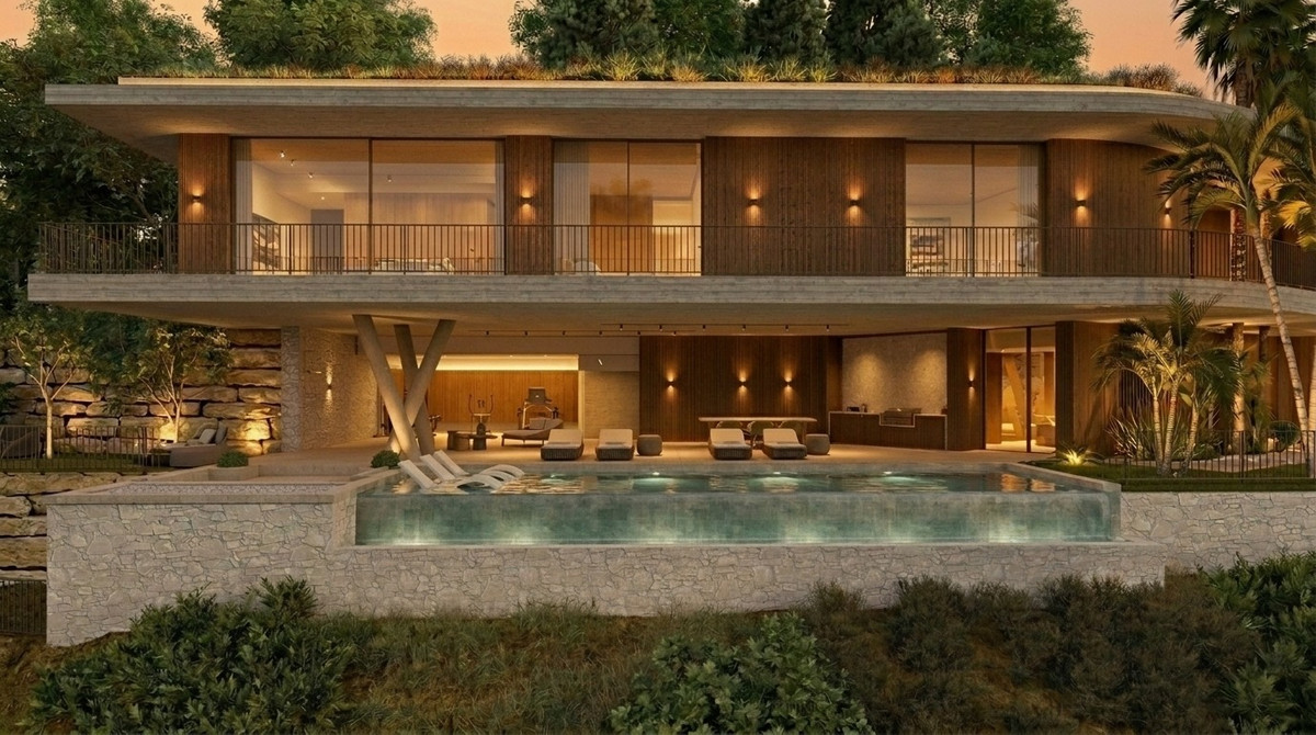 Villa Marvel – Benahavís - luxuriöses Außendesign mit beleuchtetem Infinity-Pool, Holzfassade und Dachgarten in der Abenddämmerung