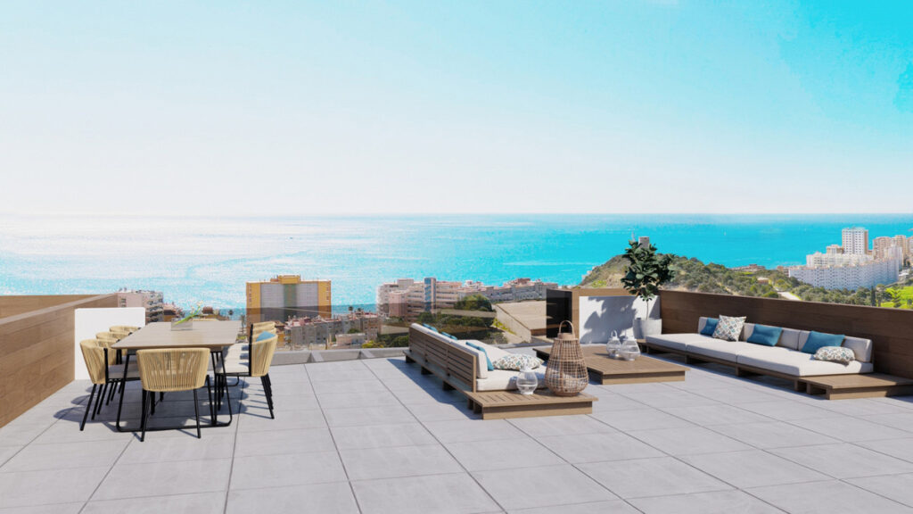 Vista Linda Luxury Villas – Fuengirola – takterrasse med utespising, loungestoler og panoramautsikt over Fuengirola-kysten